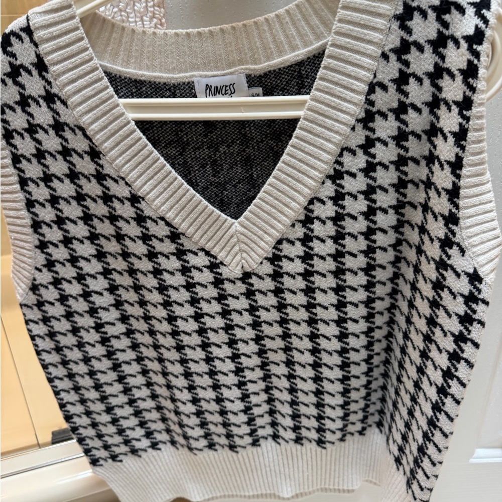 Prince Black and White Houndstooth V-Neck Sweater Vest